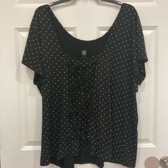 Torrid black white polka dot top with faux corset back size 5 - Picture 3 of 6